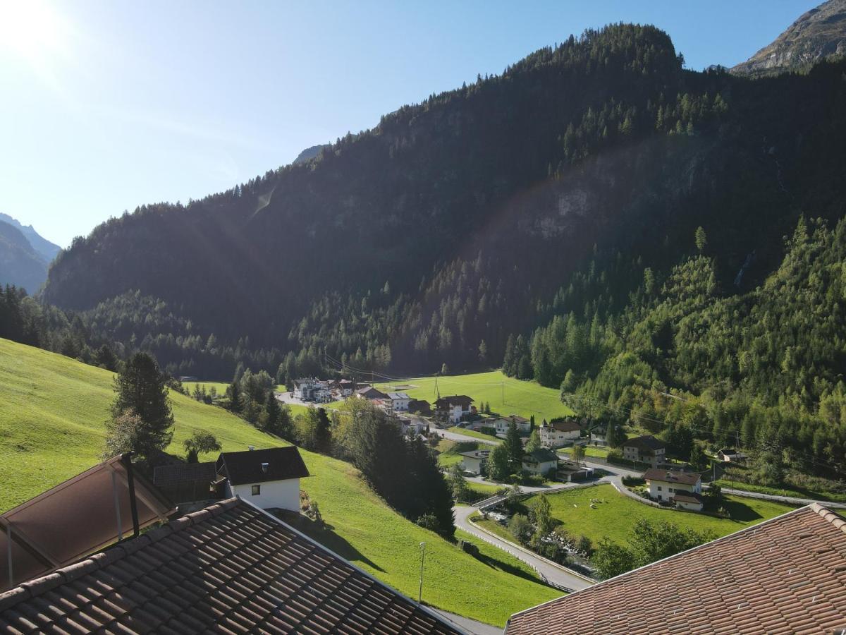 Haus Evelin Apartment Sankt Leonhard im Pitztal Exterior foto